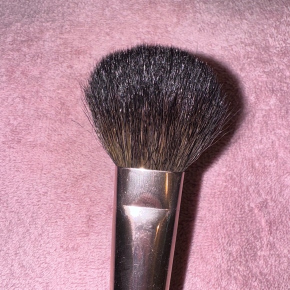 Charlotte Tilbury Blusher blush brush - Picture 3 of 4